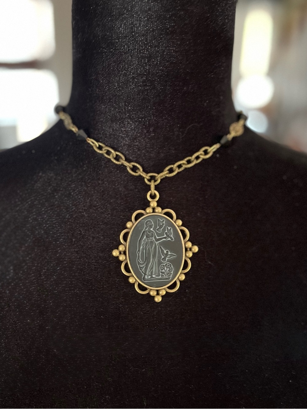 Vintage 1940s Black Glass Goddess Cameo Necklace with Brass Czech Chain - Picture 14 of 16